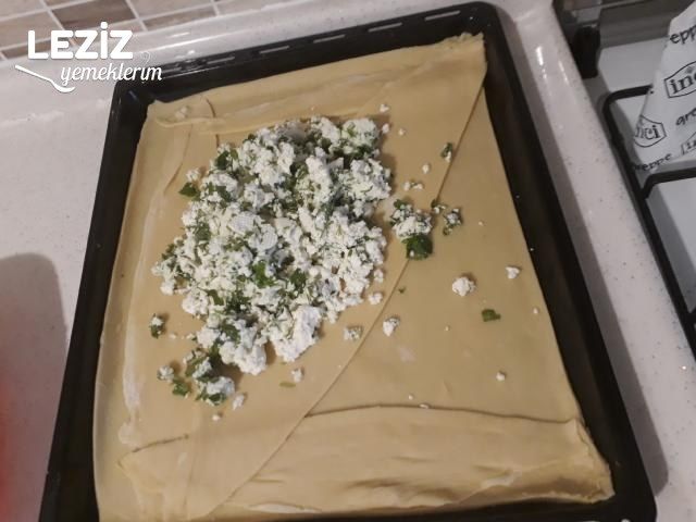 40 Katlı El Açması Börek