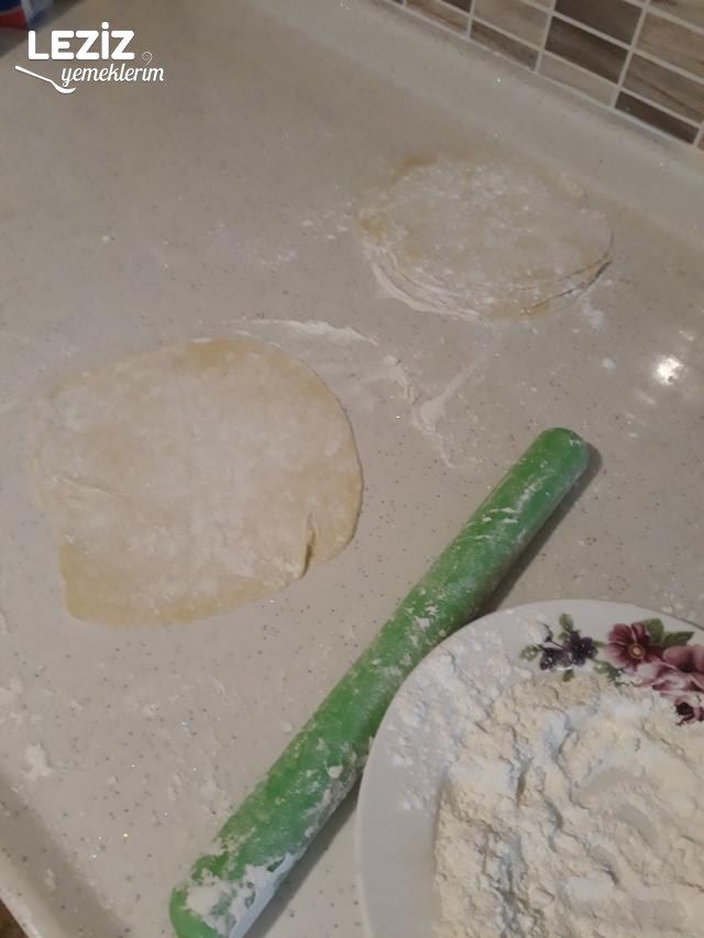 40 Katlı El Açması Börek