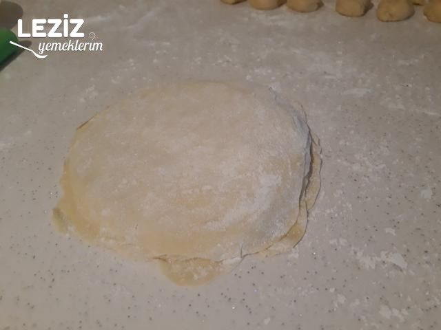 40 Katlı El Açması Börek