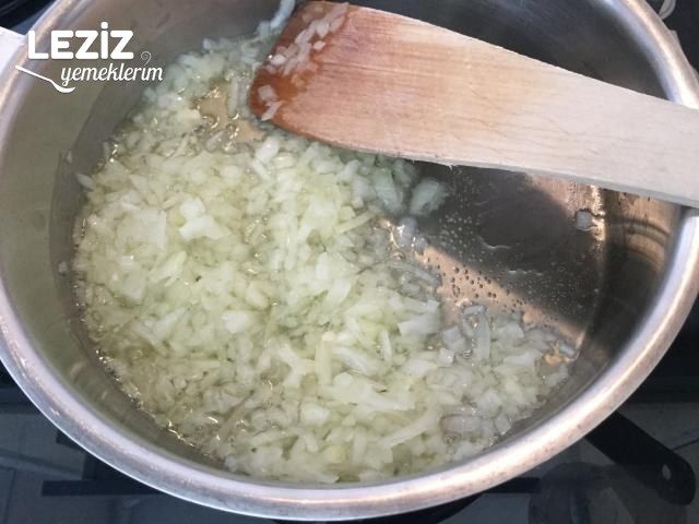 Yumurtalı Pırasa Kavurması