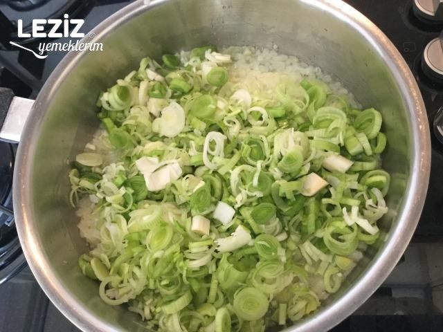 Yumurtalı Pırasa Kavurması