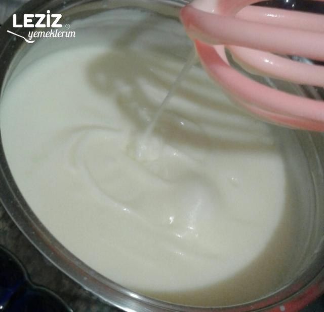 Çikolatalı Sütlü Tatlı Pastası