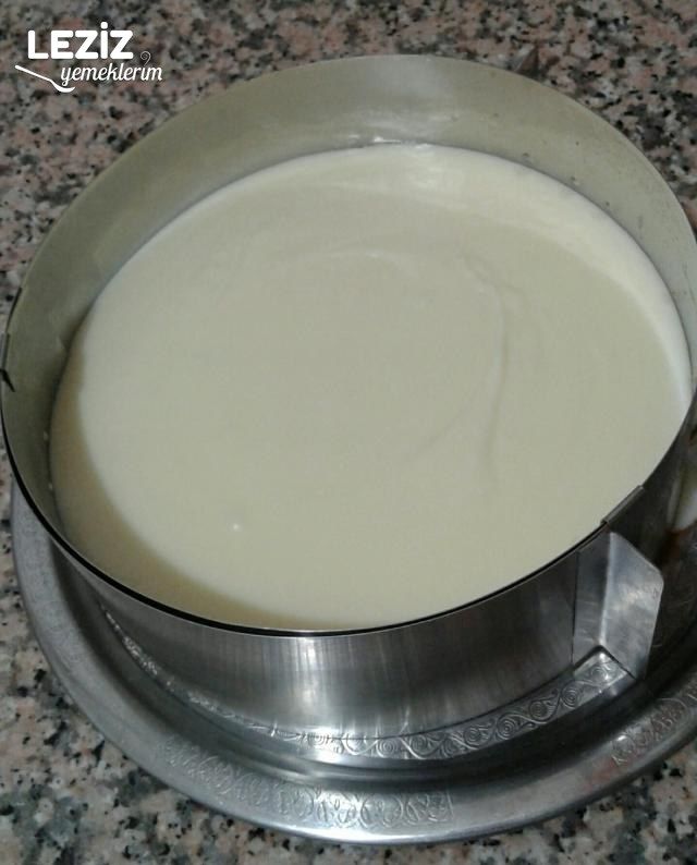 Çikolatalı Sütlü Tatlı Pastası