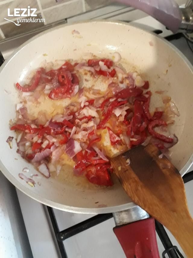 Beşamal Soslu Kıymalı Patates Oturtma