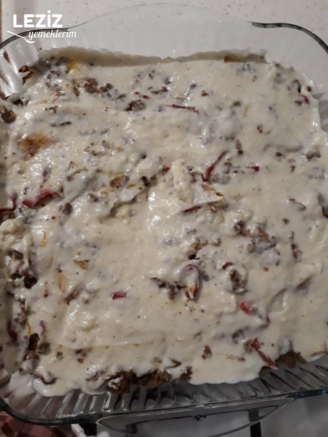 Beşamal Soslu Kıymalı Patates Oturtma