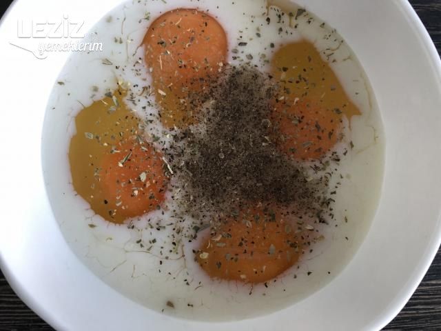 Kaşarlı Mantarlı Omlet