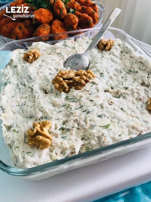 Nefis Yoğurtlu Tavuk Salatası