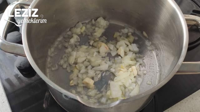 Kremalı Lezzetinde Sütlü Kabak Çorbası