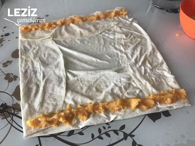 Patatesli Börek Tarifi - Patatesli Börek Nasıl Yapılır?
