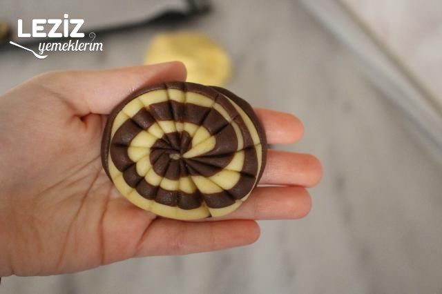 Şekliyle Şaşırtan Helezon Kurabiye