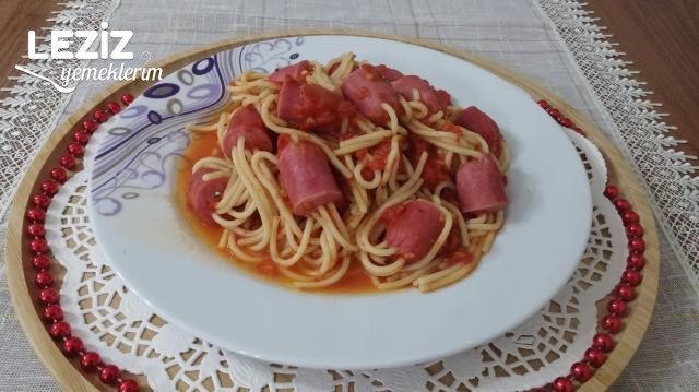 Sosisli Spagetti Çubukları Tarifi