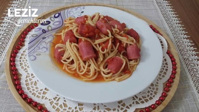Sosisli Spagetti Çubukları Tarifi