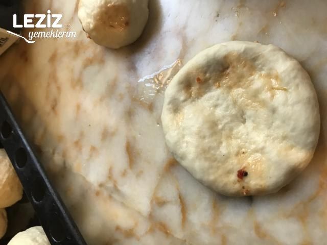 Nefis Biberli Ekmek Tarifi