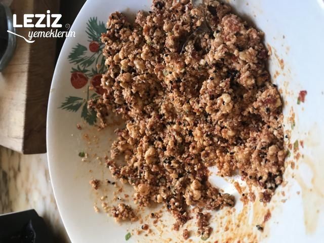 Nefis Biberli Ekmek Tarifi