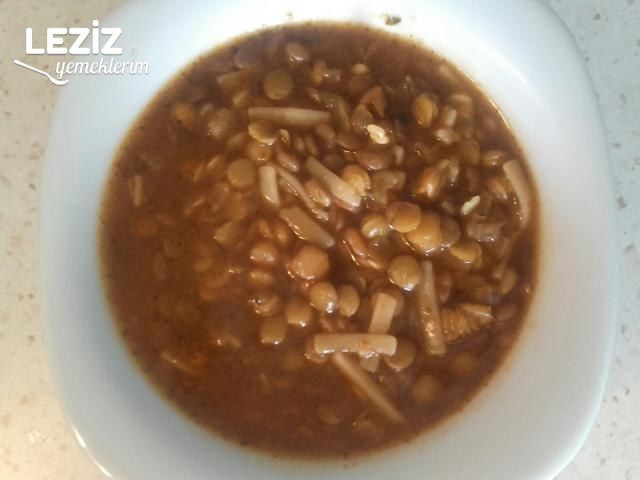 Erişteli Yeşil Mercimek Çorbası
