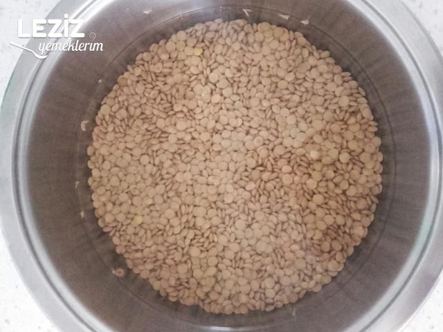 Erişteli Yeşil Mercimek Çorbası