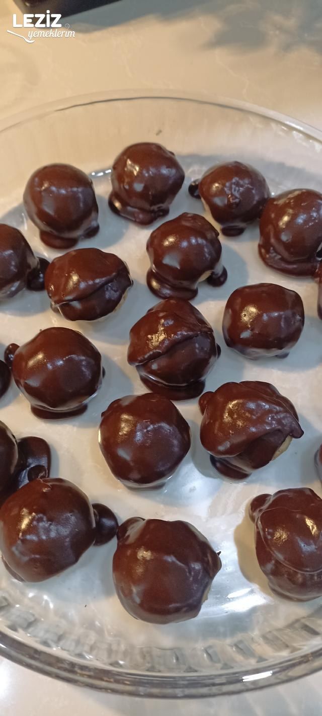 Elmalı Yalancı Profiterol