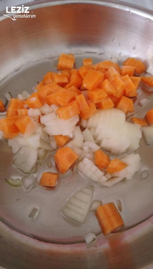 Nefis Tavuklu Şehriye Pilavı