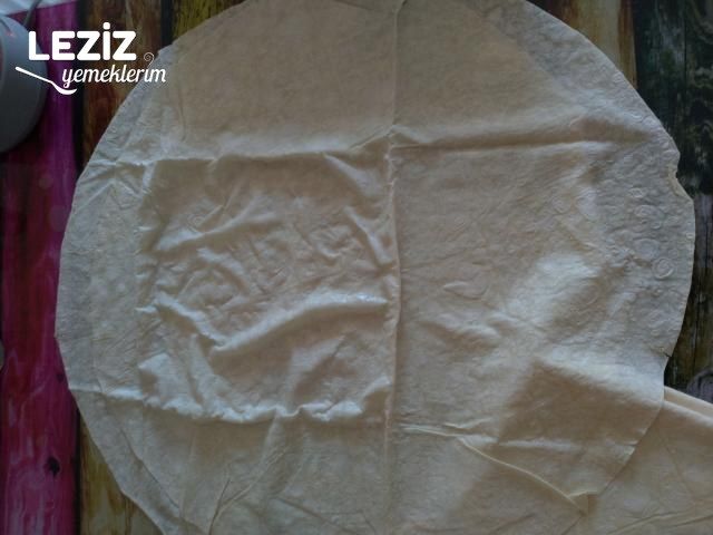 Kaşarlı Domatesli Gözleme (Tavada)