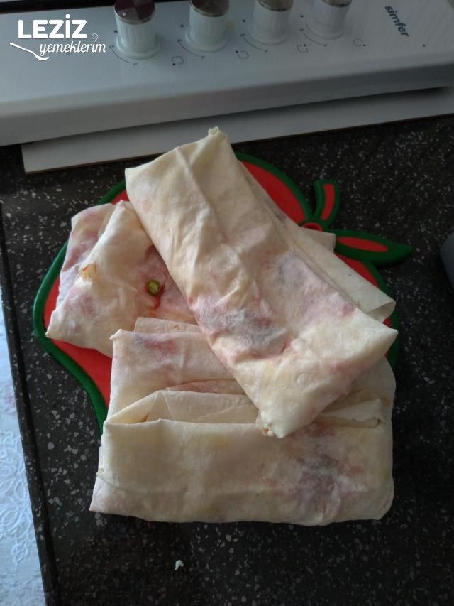 Kaşarlı Domatesli Gözleme (Tavada)