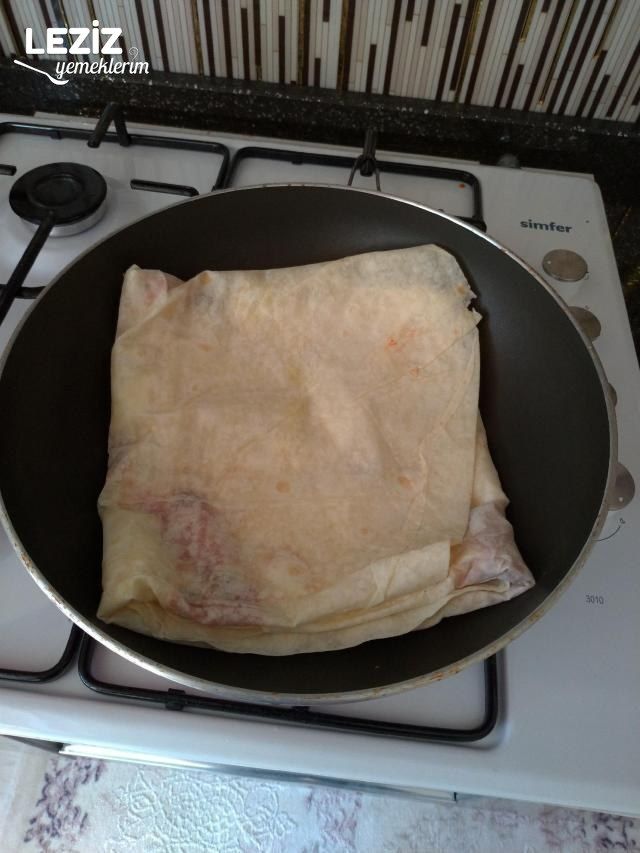 Kaşarlı Domatesli Gözleme (Tavada)