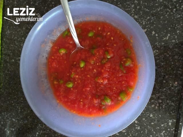 Kaşarlı Domatesli Gözleme (Tavada)