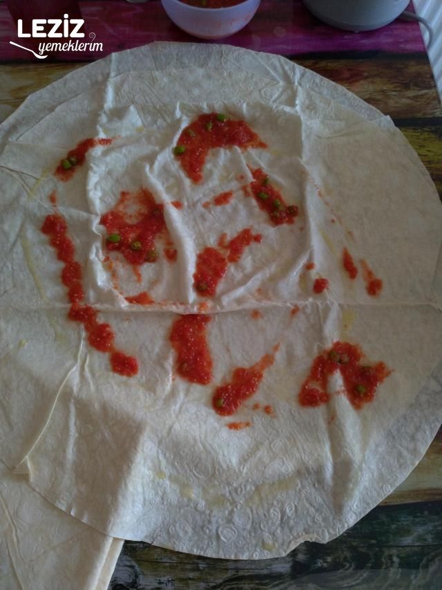 Kaşarlı Domatesli Gözleme (Tavada)