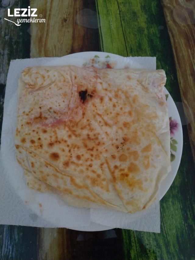 Kaşarlı Domatesli Gözleme (Tavada)