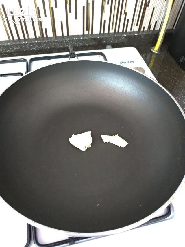 Kaşarlı Domatesli Gözleme (Tavada)