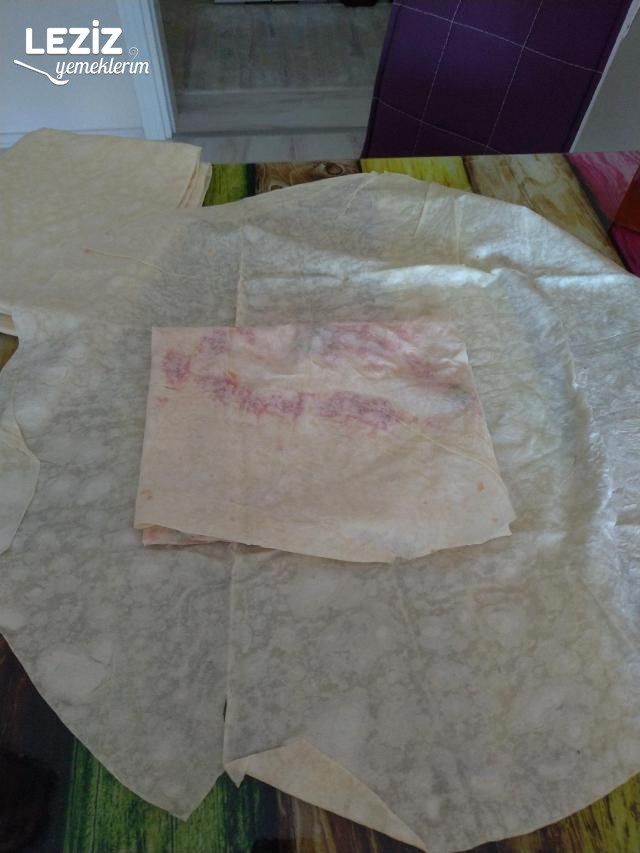 Kaşarlı Domatesli Gözleme (Tavada)