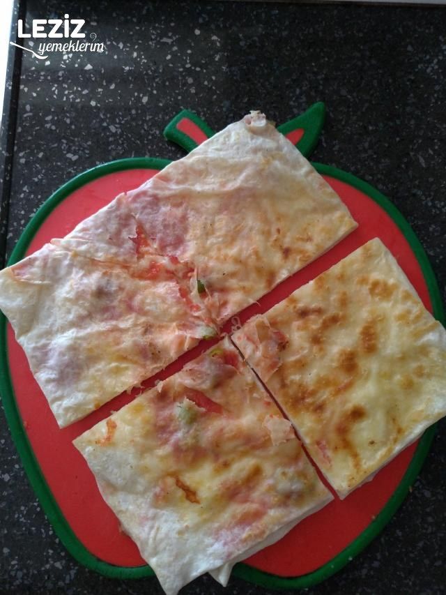 Kaşarlı Domatesli Gözleme (Tavada)