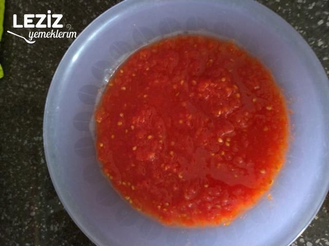 Kaşarlı Domatesli Gözleme (Tavada)