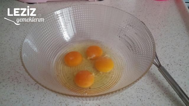 Sebzeli Peynirli Omlet Böreği