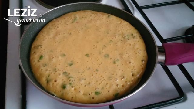 Sebzeli Peynirli Omlet Böreği