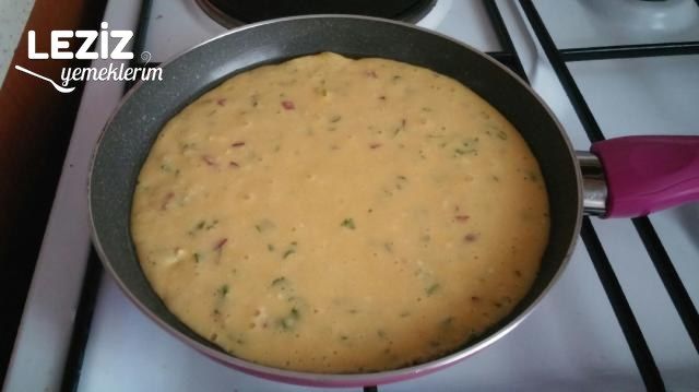 Sebzeli Peynirli Omlet Böreği