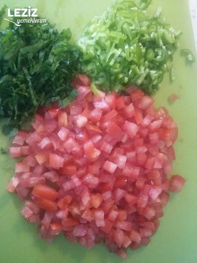 Sürk Salatası (Çökelek Salatası Hatay Yöresi)