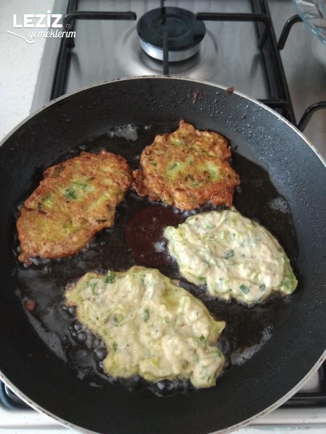 Kabak Mücver (Pratik Harika Lezzet)