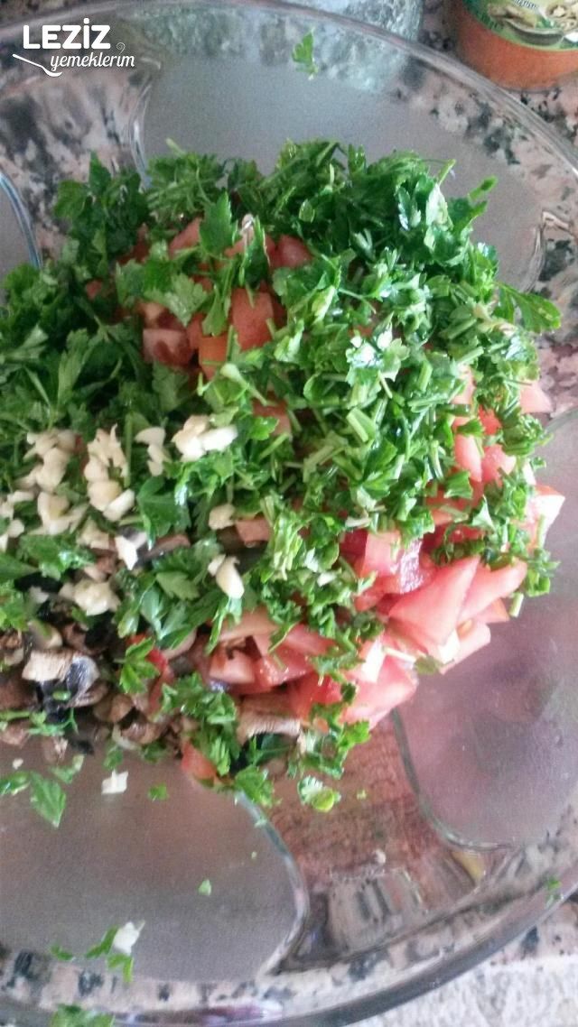 Mantarlı Patlıcan Salatası