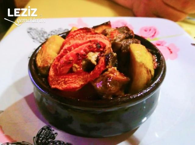 Kuzu Etli Mantarlı Porsiyon Güveç