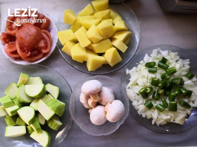 Kuzu Etli Mantarlı Porsiyon Güveç