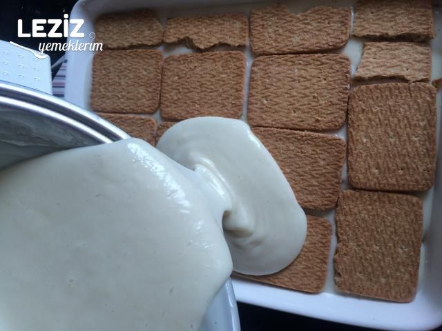 Burçak Büsküvili Muhallebili Pasta