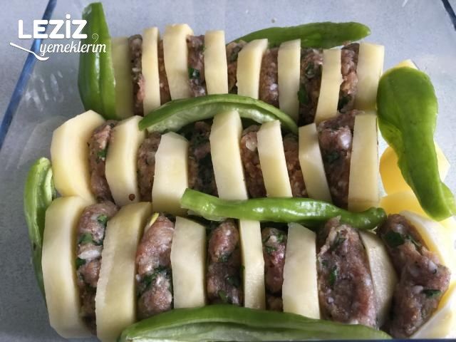 Fırında Patatesli Köfte Tarifi