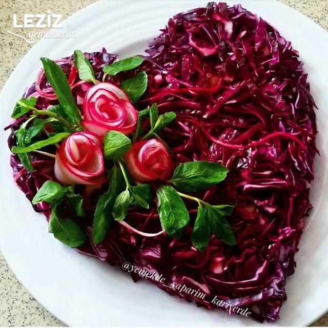 Mor Ve Ötesi Salatası