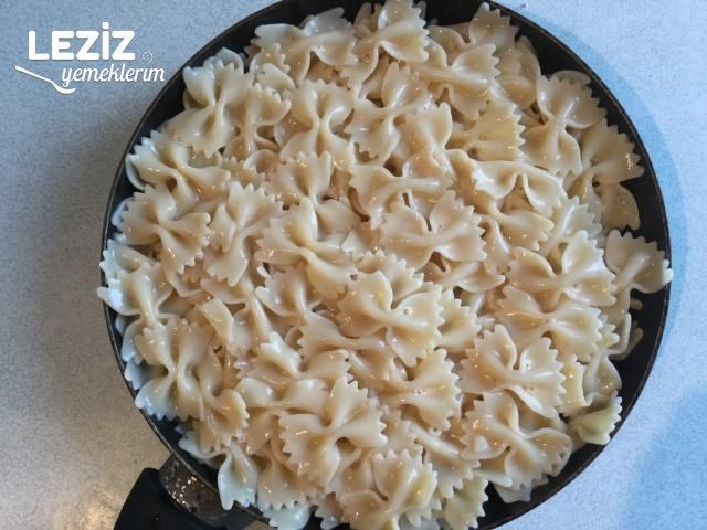 Tavada Makarna Böreği Nasıl Yapılır