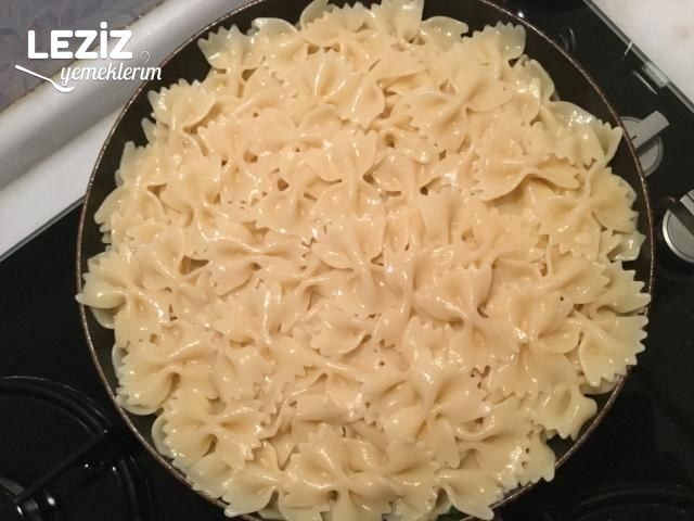 Tavada Makarna Böreği Nasıl Yapılır