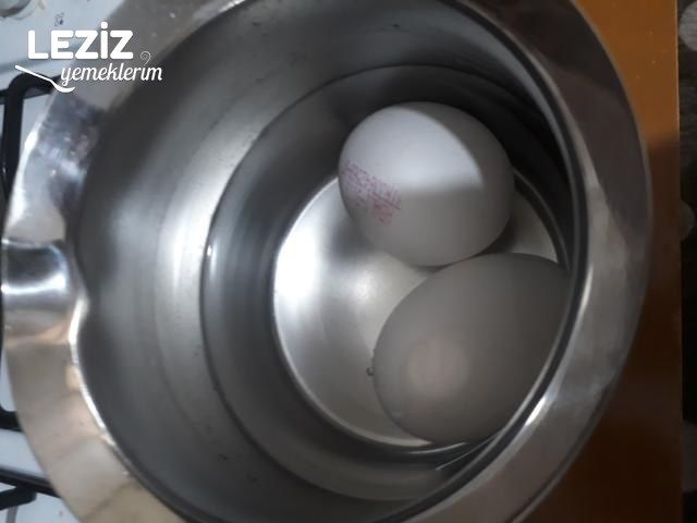 Kahvaltıya Sahura Pratik Yumurta Salatası