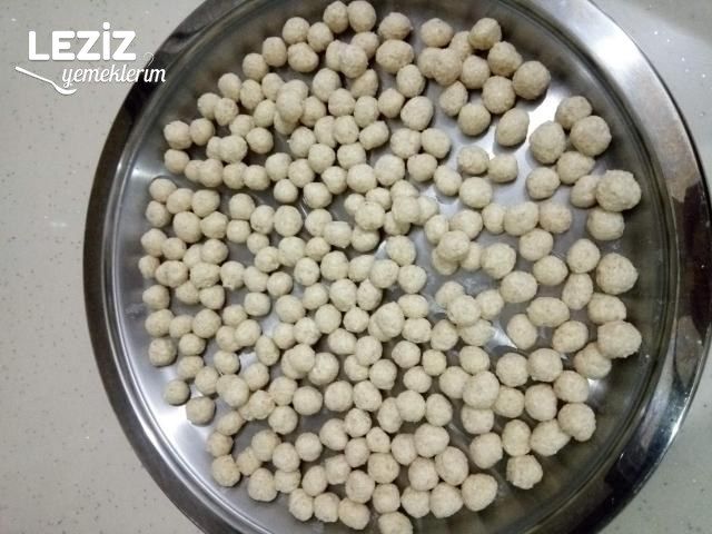 Etsiz Nohutlu Ekşili Köfte