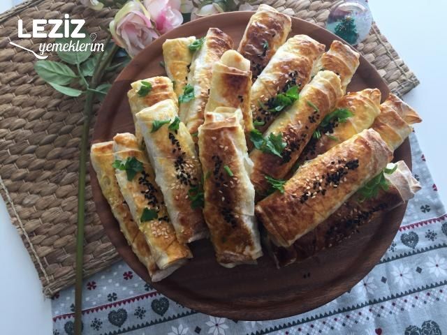 Artan Karnıyarık İçinden Kıymalı Börek