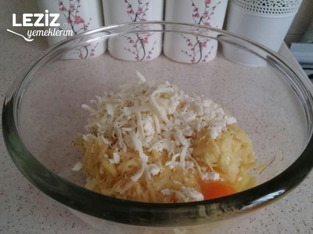 Biberli Peynirli Patates Mücver