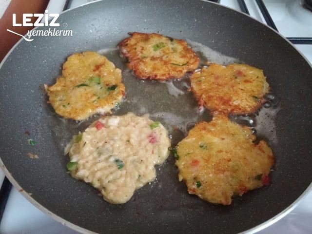 Biberli Peynirli Patates Mücver